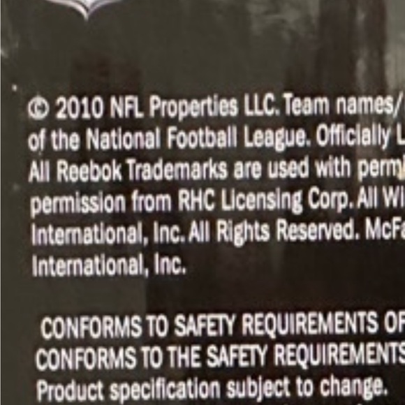 Brett Favre Through The Years Collectable Action Figures - Picture 9 of 11